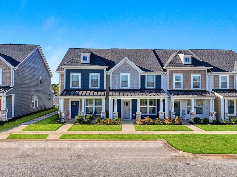 207 Dalmatian Dr — Photo 25