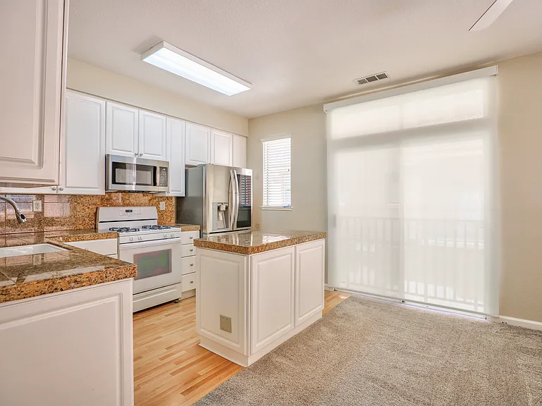 170 Paseo Ct — Photo 3