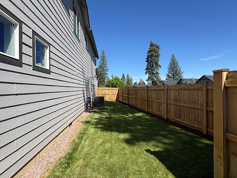 616 N Willitts St — Photo 27