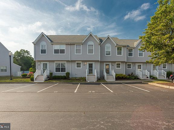 4th image of 38174 Beachwood Ct Unit E22