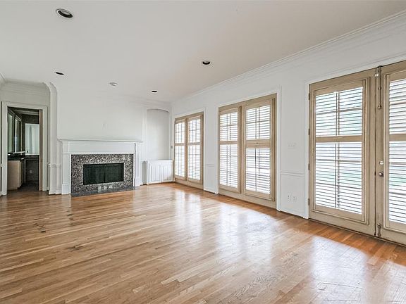 4th image of 5513 Longmont Drive