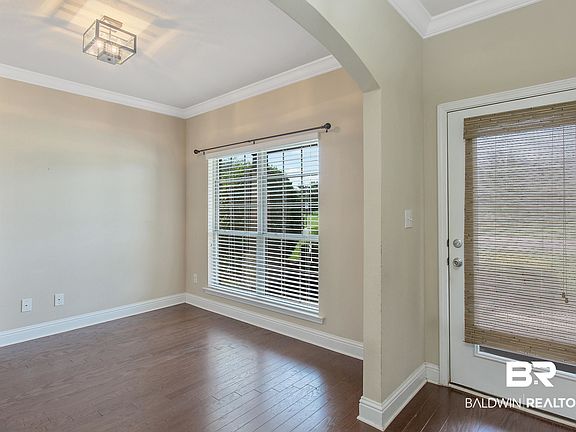 4th image of 9849 Cumbria Dr