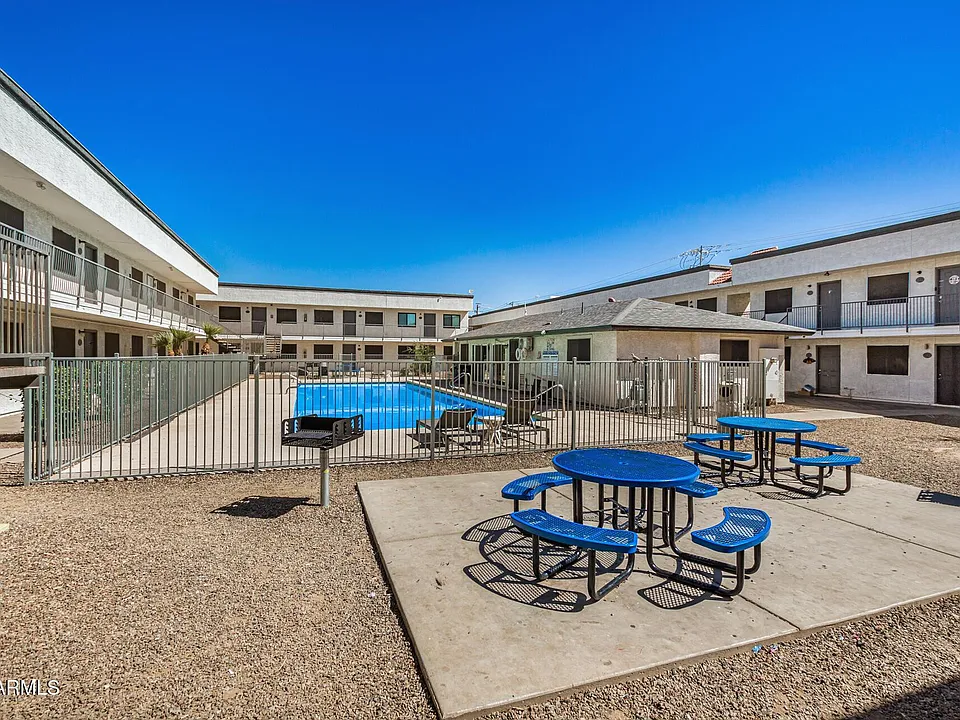 18202 N Cave Creek Rd #210