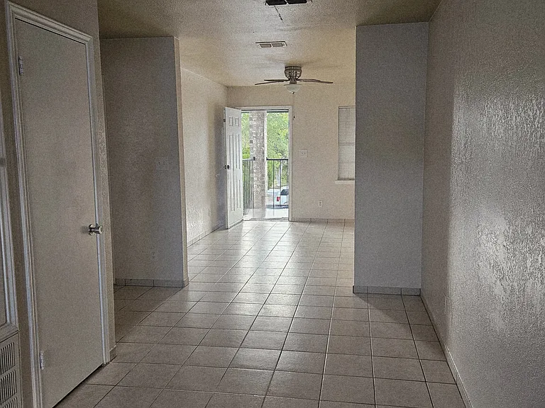 514 Jose Marti Blvd #4 — Photo 1