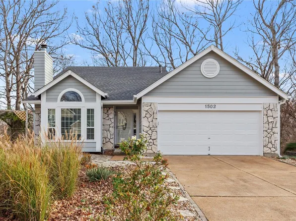 1502 Strawberry Glen Ct, Ballwin, MO 63021