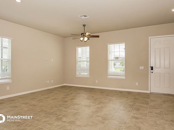 5th image of 513 Venetian Palms Blvd