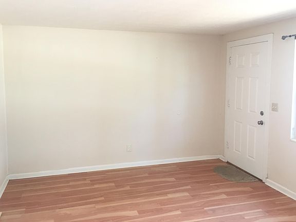 5th image of 118 Meadowbrook Dr