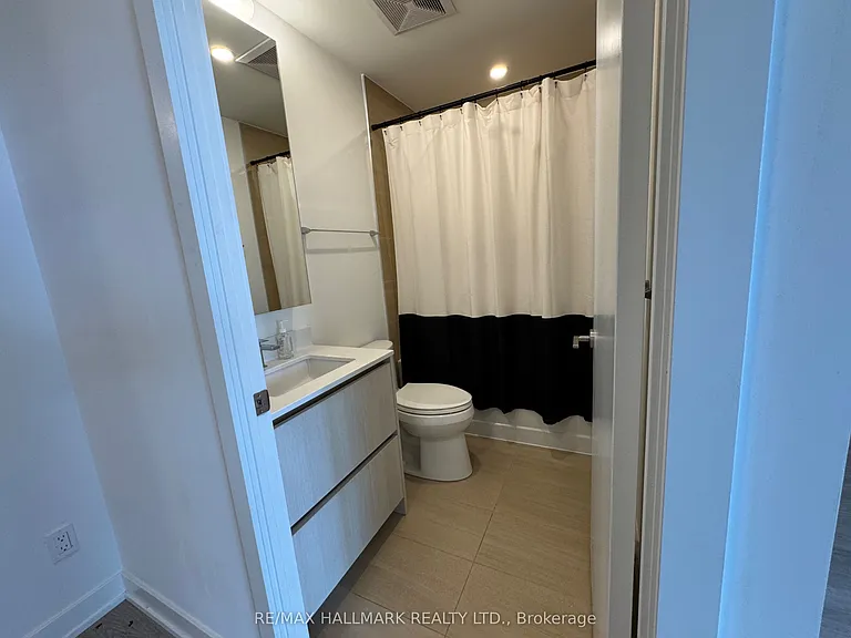 8188 Yonge St #431 — Photo 11