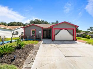 110 Captains Bay Dr, Rockport, TX 78382