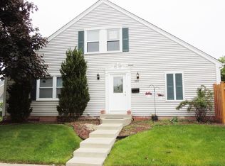 800 Somerset Cir, Hanover Park, IL 60133