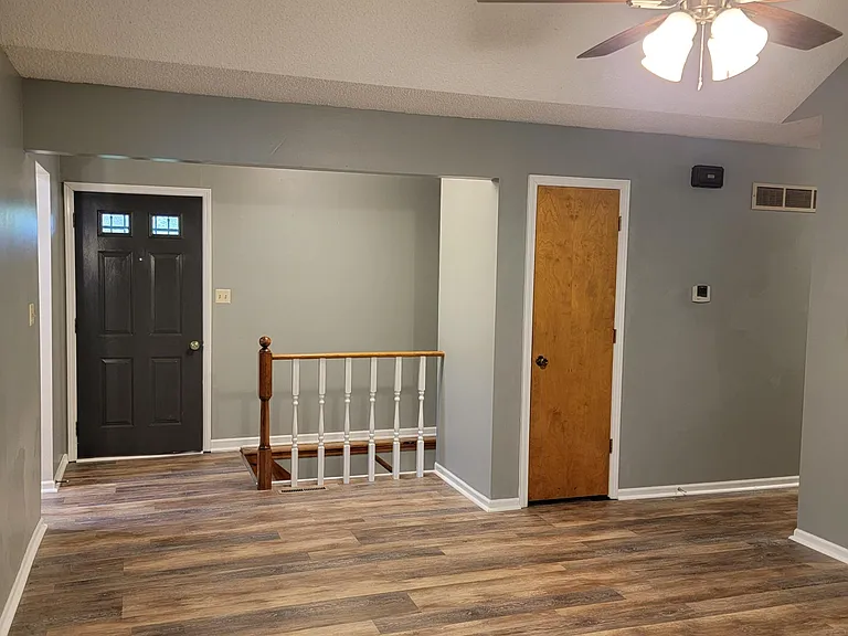 307 SE Greystone Dr — Photo 22