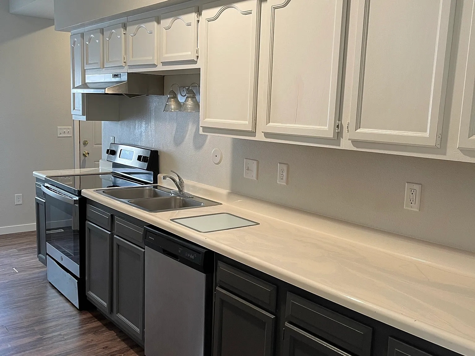 5 bed, $3,559 — Photo 4