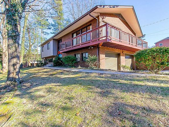4th image of 232 Essex Dr