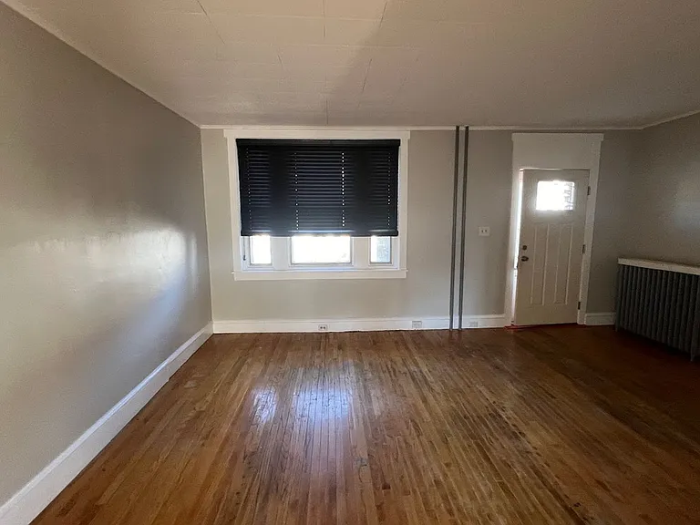 109 S 5th Ave — Photo 3