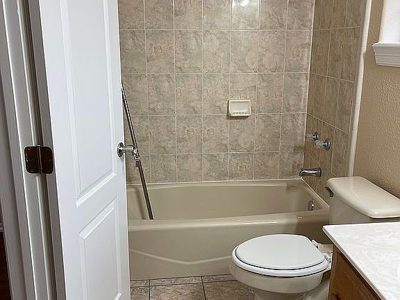 2nd image of 417 Judean Ln
