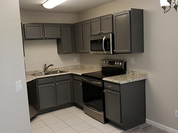 3rd image of 6655 N Canyon Crest Dr