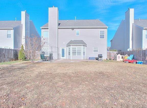 4th image of 904 Coach House Ct