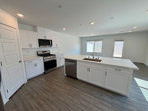 4th image of 4234 Vivenda St #3