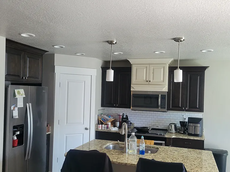 3069 S 2125 W — Photo 2