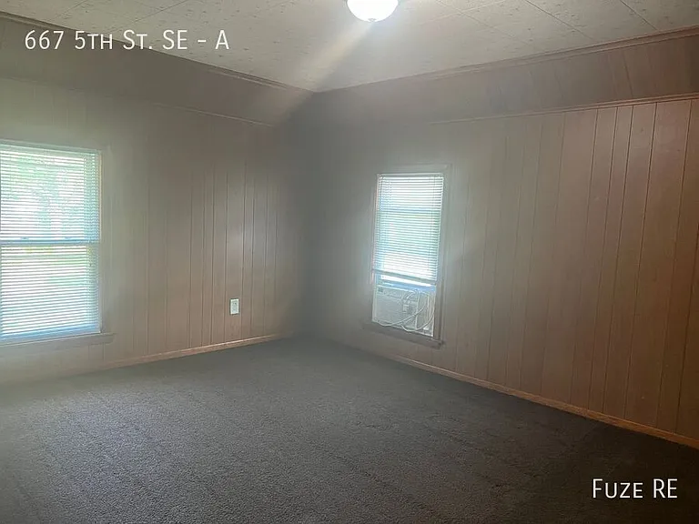 667 5th St SE #A — Photo 17