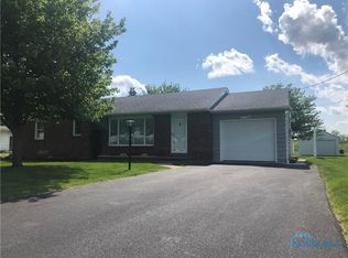 24407 Luckey Rd, Perrysburg, OH 43551