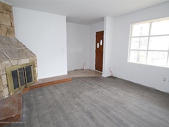 4th image of 80 Erastina Pl