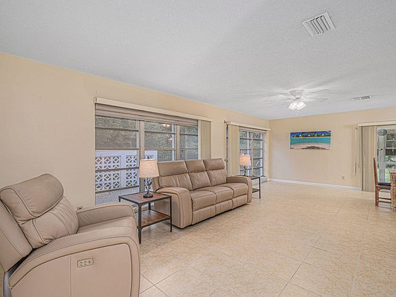 5th image of 2770 SE Overhill Drive