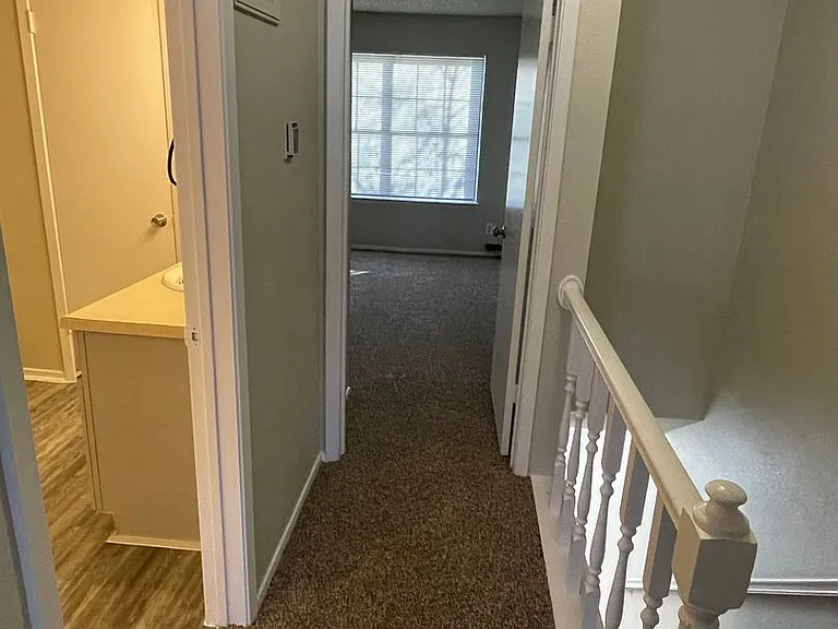 702 W Collins St — Photo 10