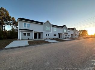 527 Tussey Dr, Hope Mills, NC 28348