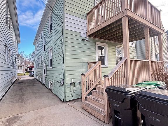 2nd image of 147 Nassau Ave #1