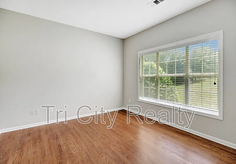 75 Rock Mill Ct — Photo 2