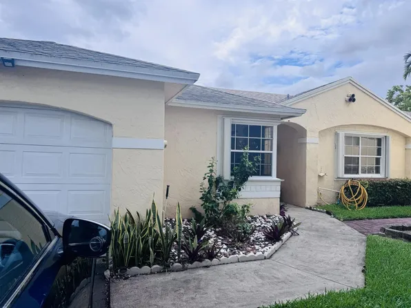 11747 NW 12th St, Pembroke Pines, FL 33026