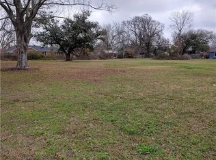 2302 Ridgewood Dr, Lake Charles, LA 70605
