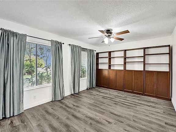 3rd image of 5260 Bosque Ln APT 19