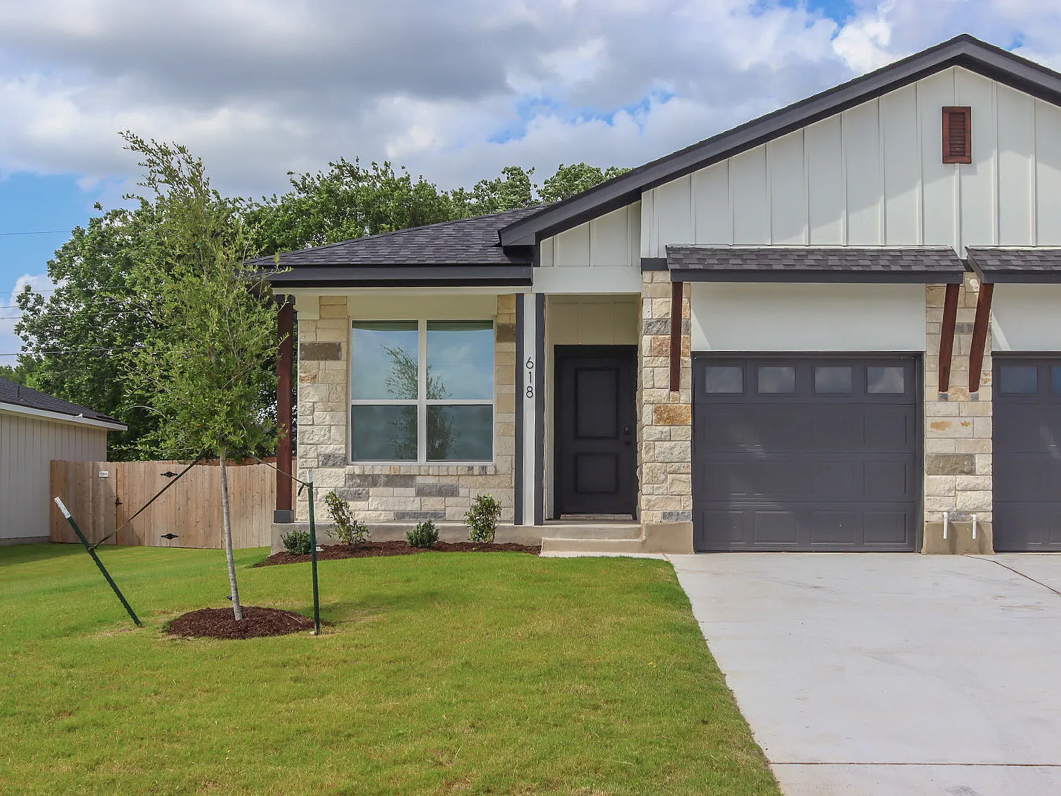 618 Campus Street - 1 — Photo 1