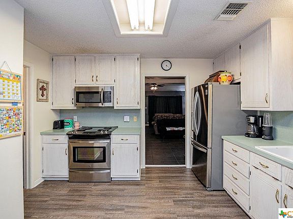 4th image of 211 Belmoor Ln