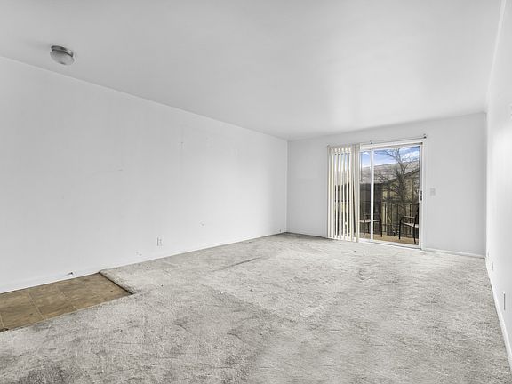 4th image of 555 N Dupont Ave APT B37