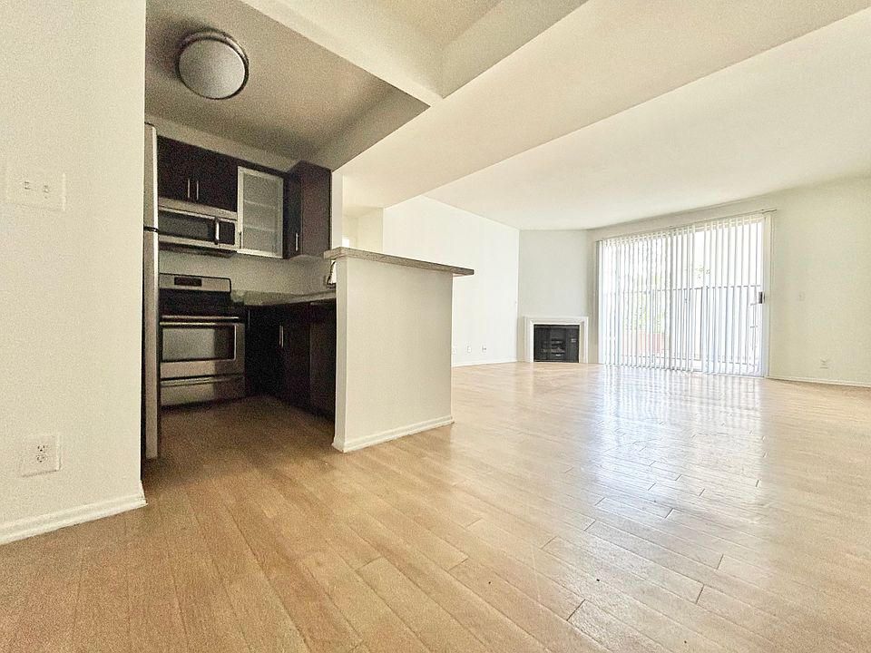 1st image of 884 Palm Ave #103A