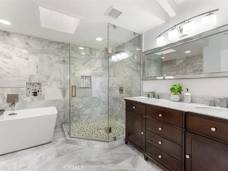 499 Nyes Pl — Photo 28