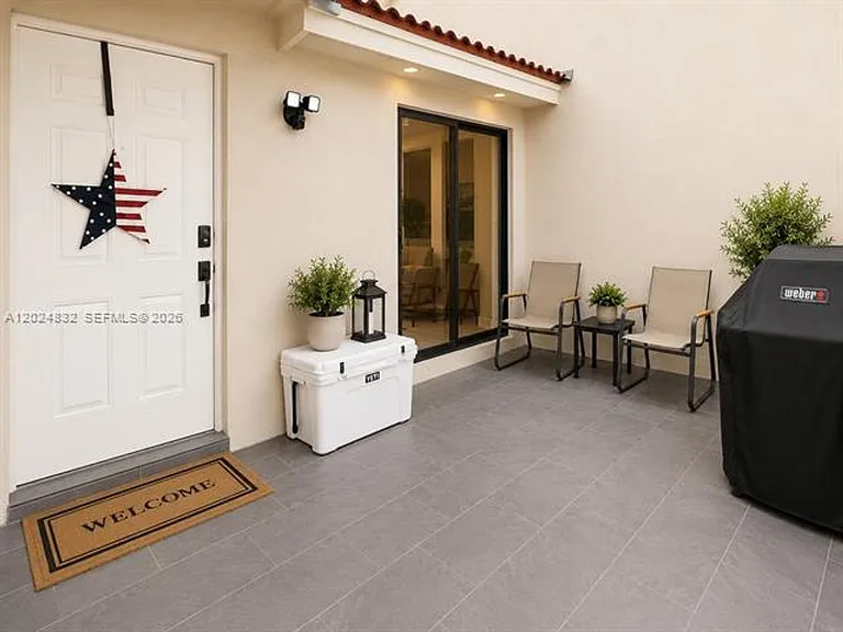 6538 NW 170th Ln #Townhouse 6538 — Photo 2