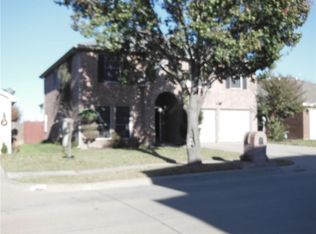 904 Stafford Station Dr, Saginaw, TX 76131