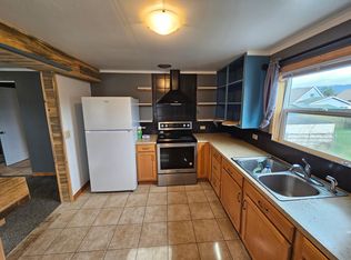 109 Douglas Ave, Tillamook, OR 97141