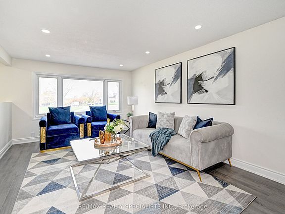 3rd image of 11 Dinison Cres