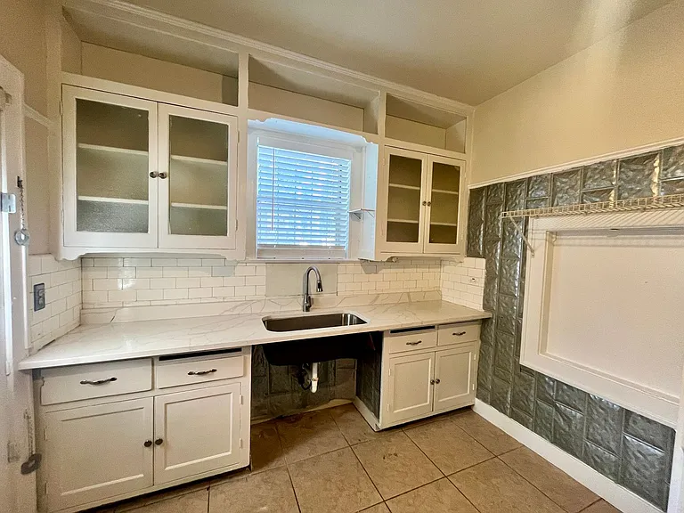 424 E Ashby Pl #1 — Photo 8