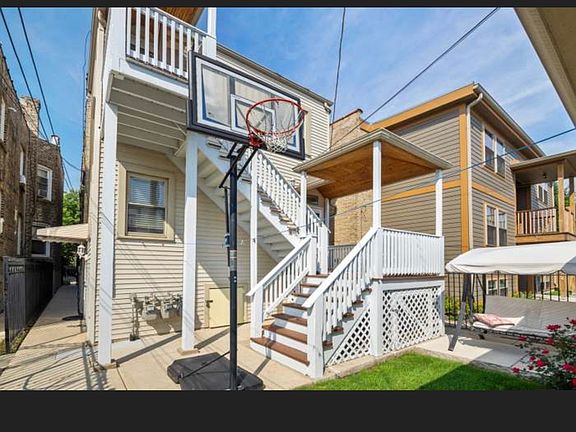 4th image of 3739 N Albany Ave #2