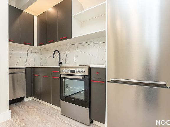 4th image of 379 Knickerbocker Ave #3C