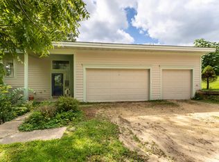 1 Waterford Dr, Galena, IL 61036