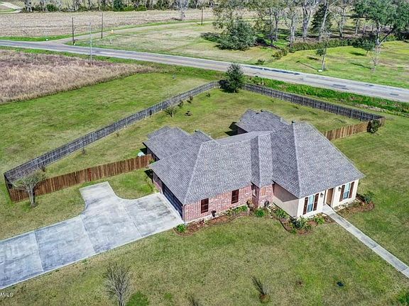 4th image of 101 Daniel Ln