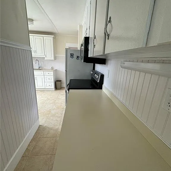 15 Freeborn St #2 — Photo 7