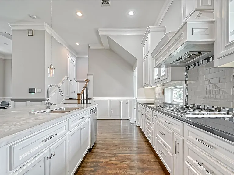 2113 Bidwell Dr — Photo 20